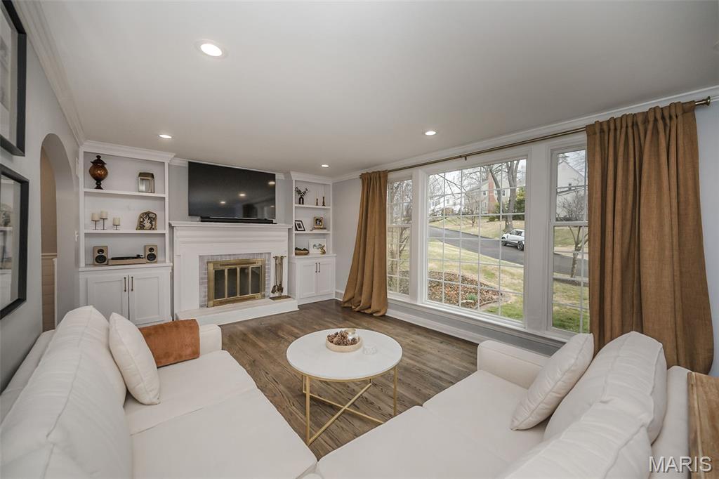 815 Brookside Drive
