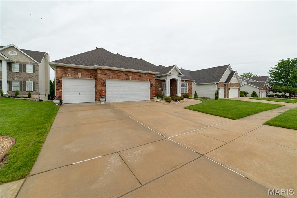 1156 Hollow Valley Court