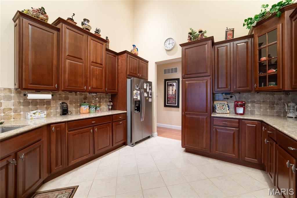 1156 Hollow Valley Court