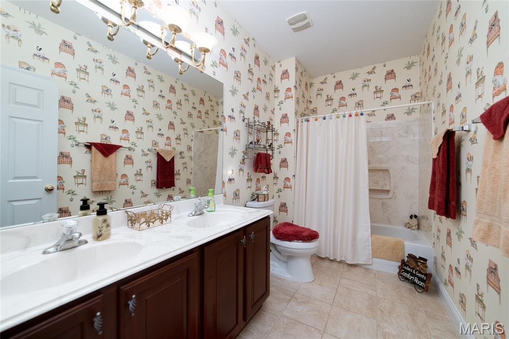 1156 Hollow Valley Court