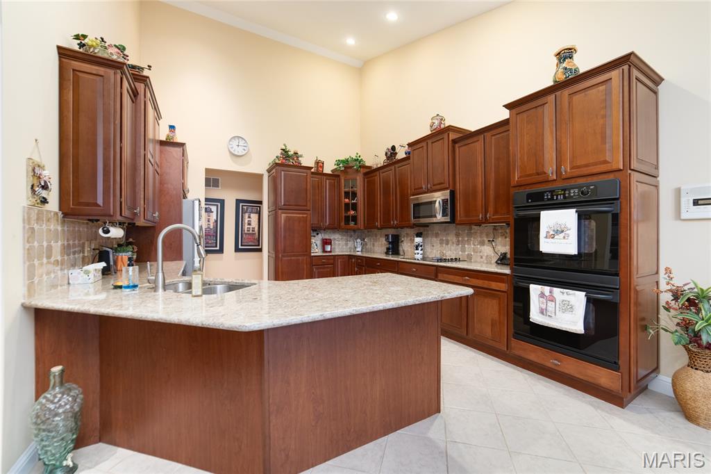 1156 Hollow Valley Court