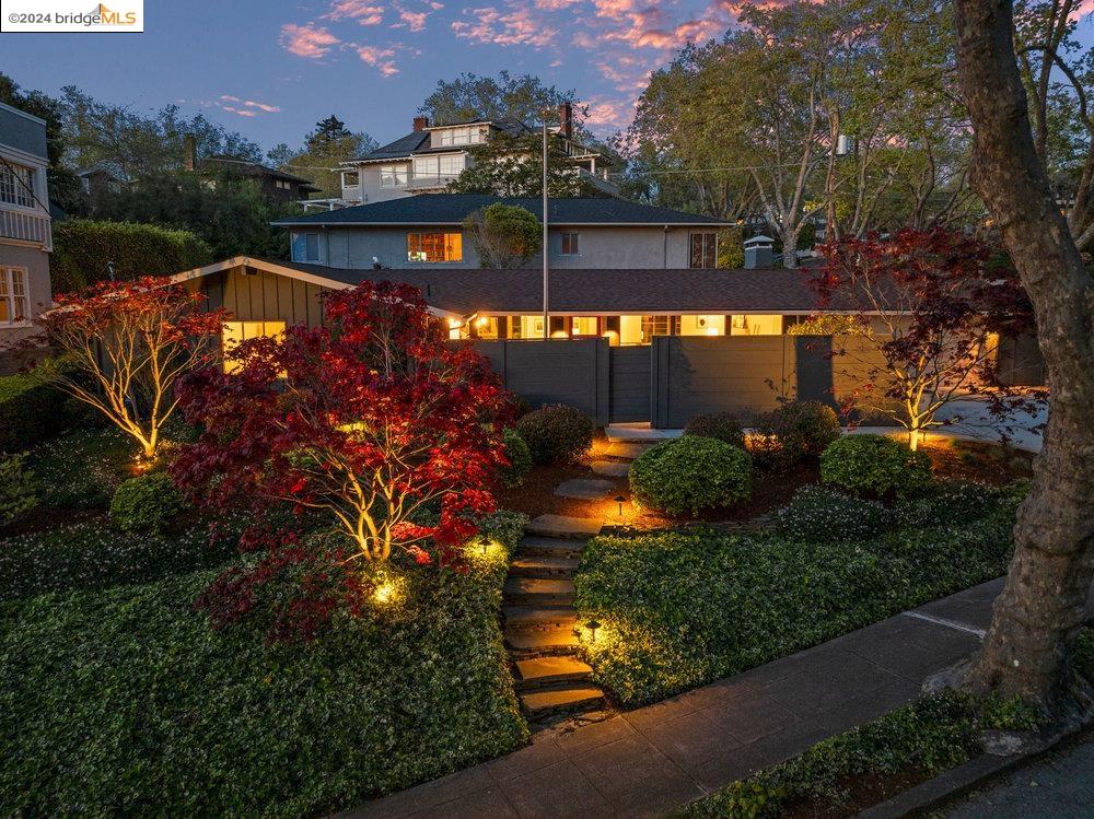 160 Dracena Ave