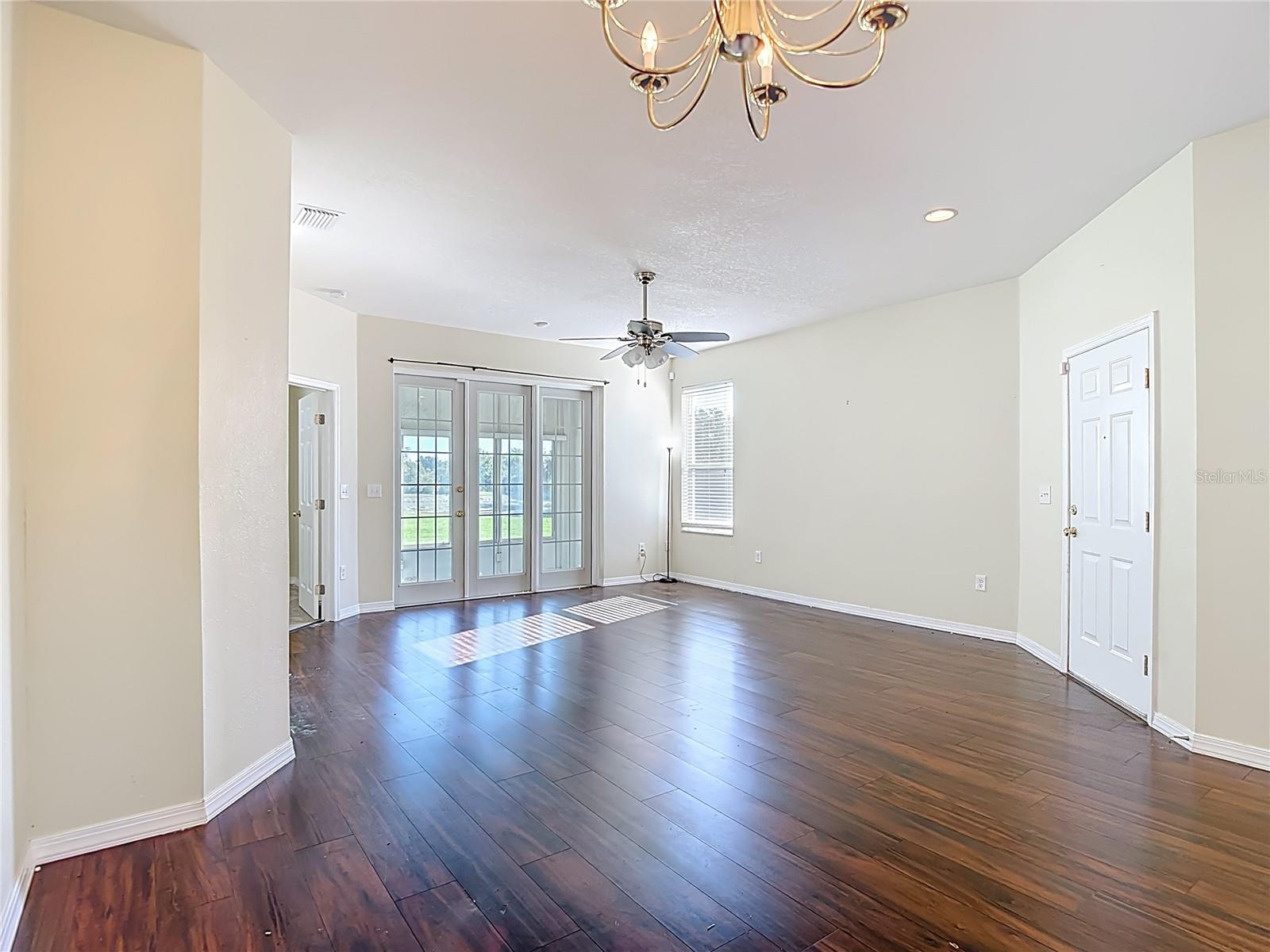 1931 SASSAFRAS DR