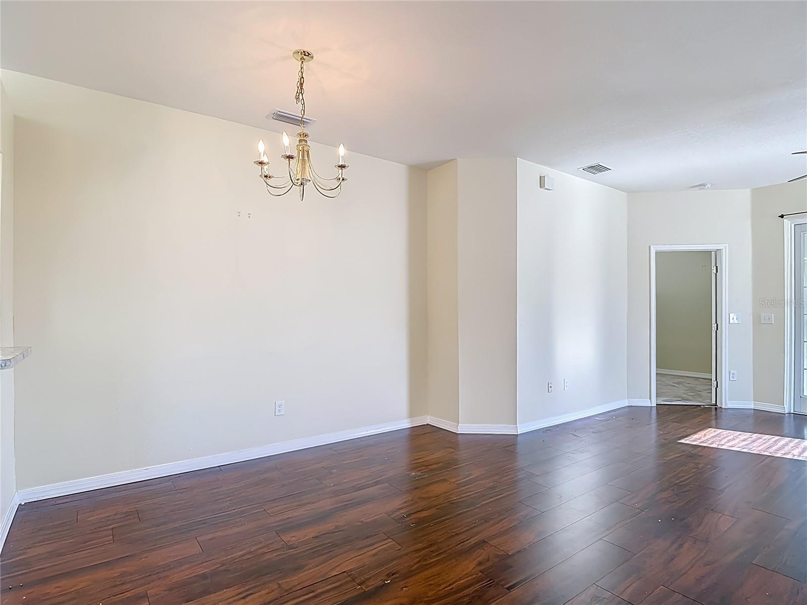 1931 SASSAFRAS DR
