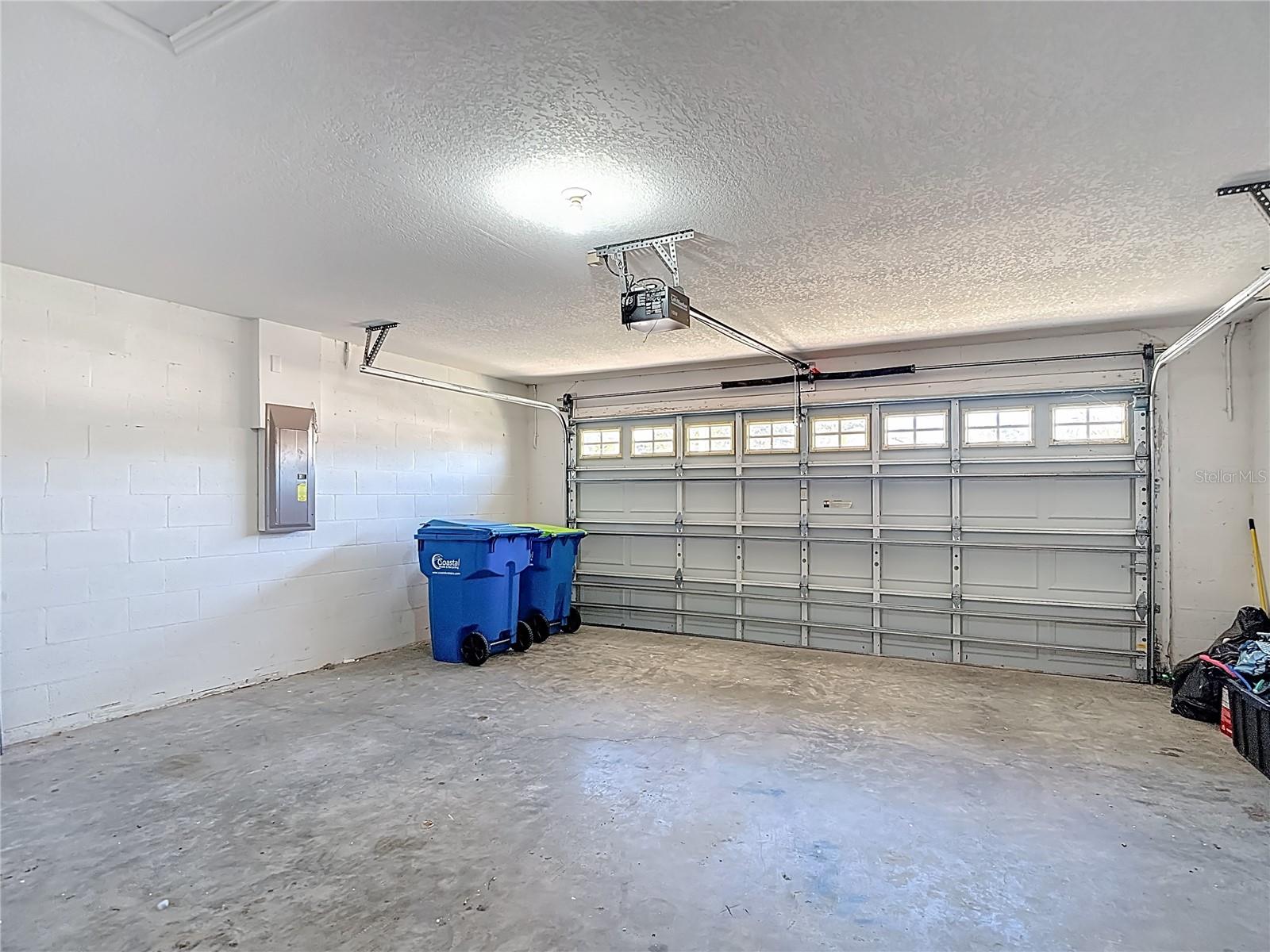 1931 SASSAFRAS DR