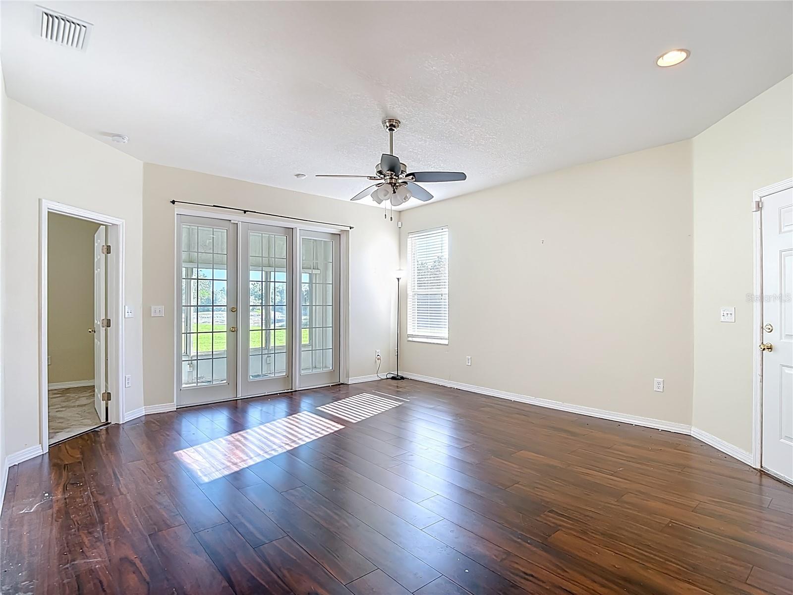 1931 SASSAFRAS DR
