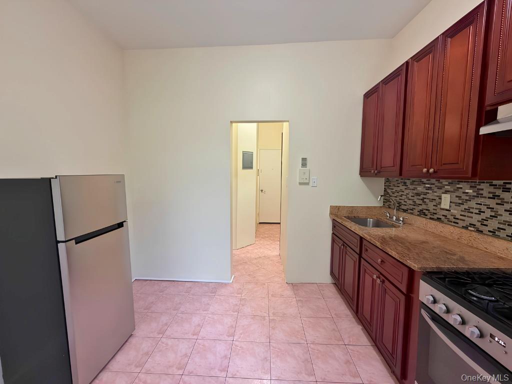 50 Main Street Unit: 3F