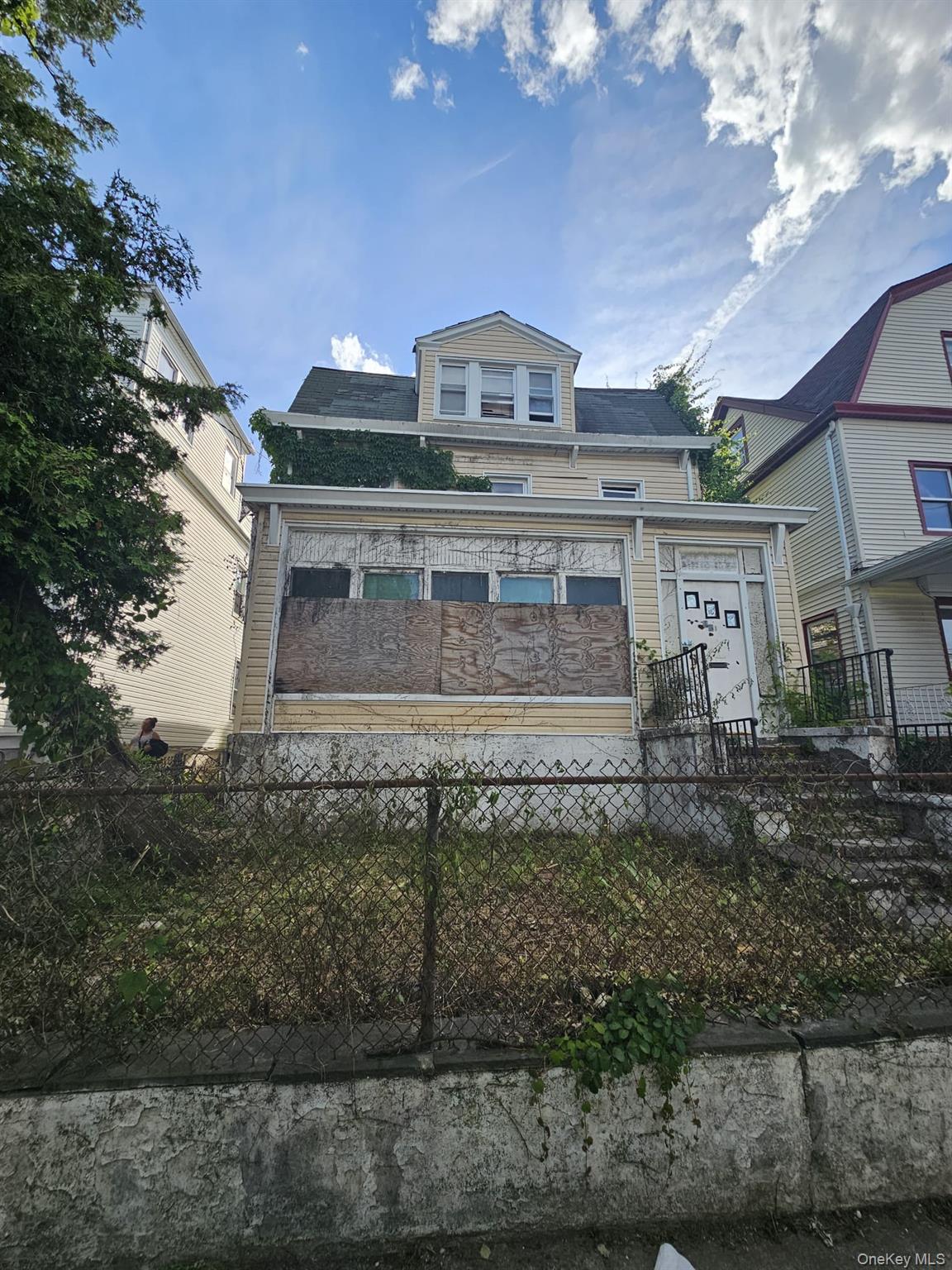 328 S 1st Avenue