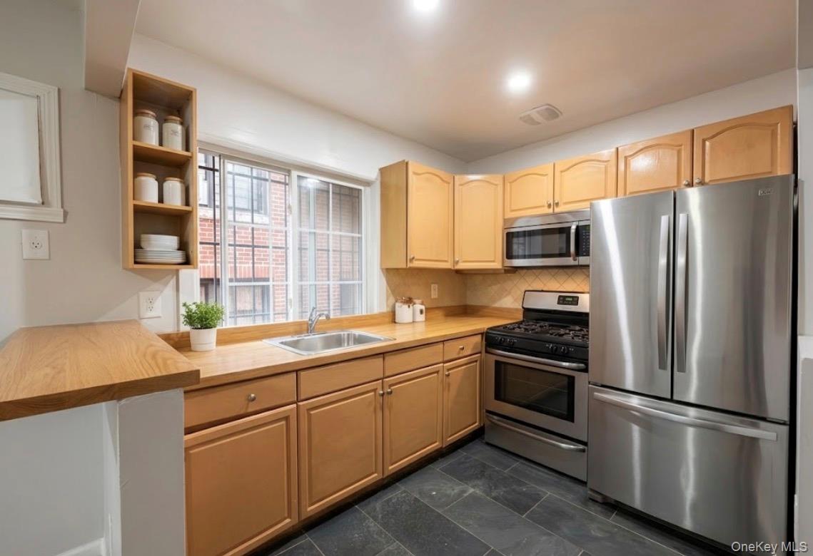 1189 Grant Avenue Unit: 3