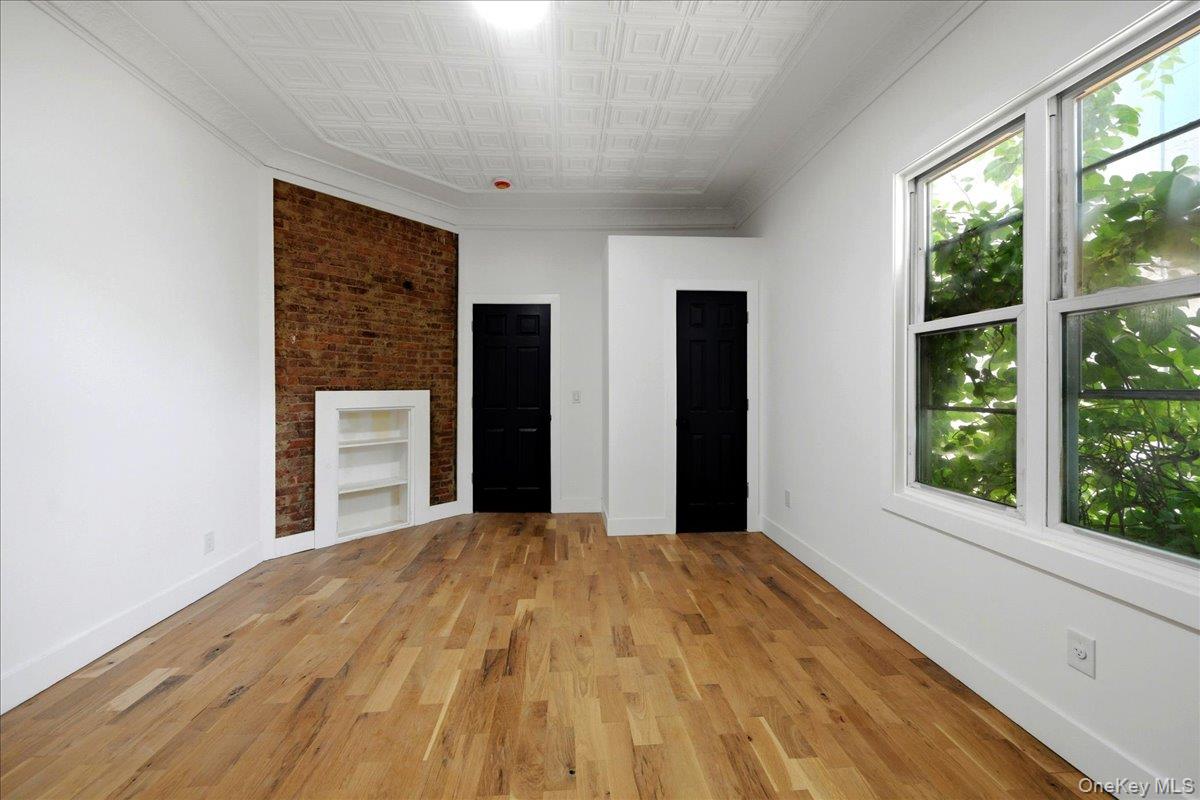 301 Warburton Avenue Unit: 1