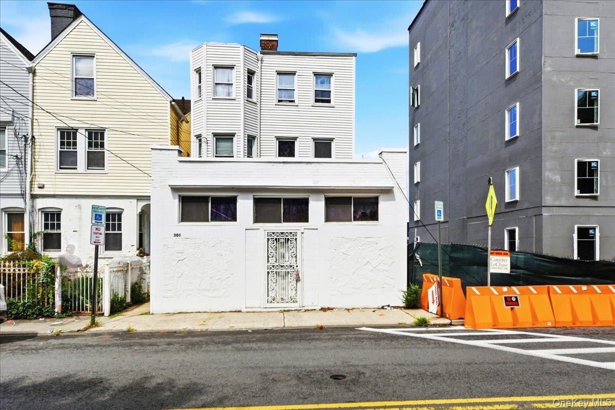 301 Warburton Avenue Unit: 1