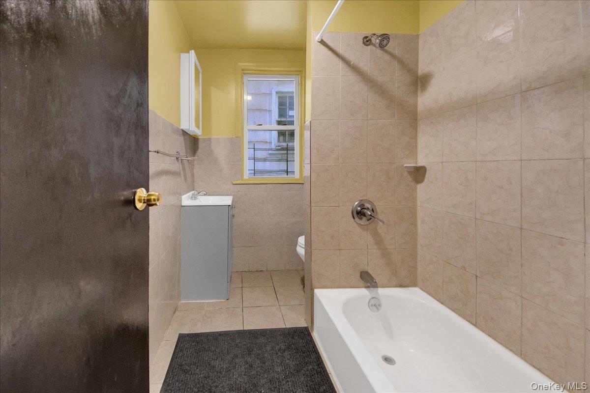 89 Saratoga Avenue Unit: 1