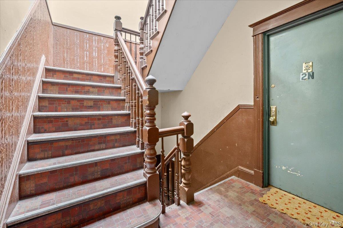27 Saratoga Avenue