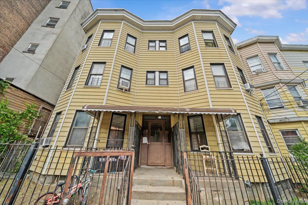 27 Saratoga Avenue