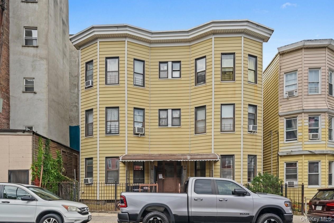 27 Saratoga Avenue