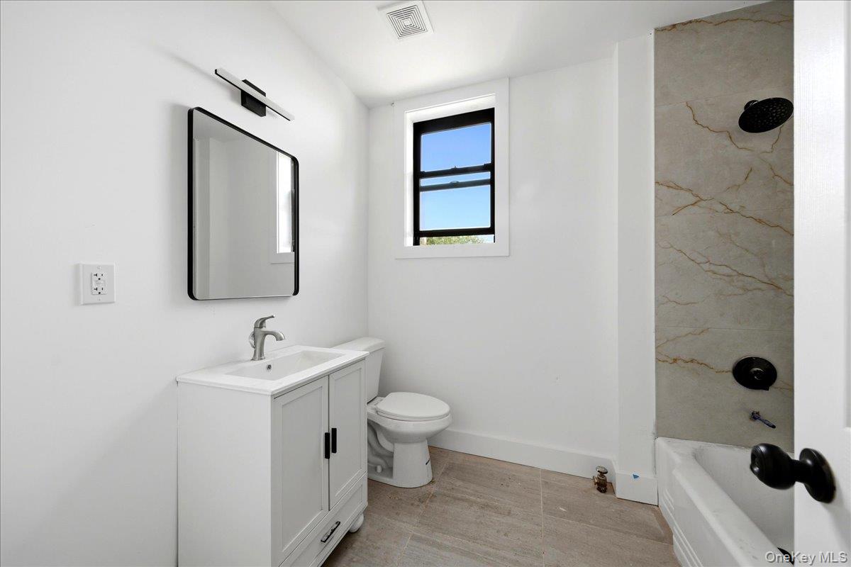 35 Lawrence Street Unit: 2