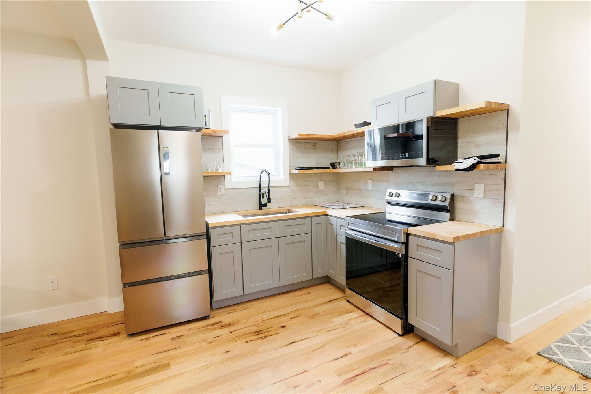 328 columbia Street Unit: 2