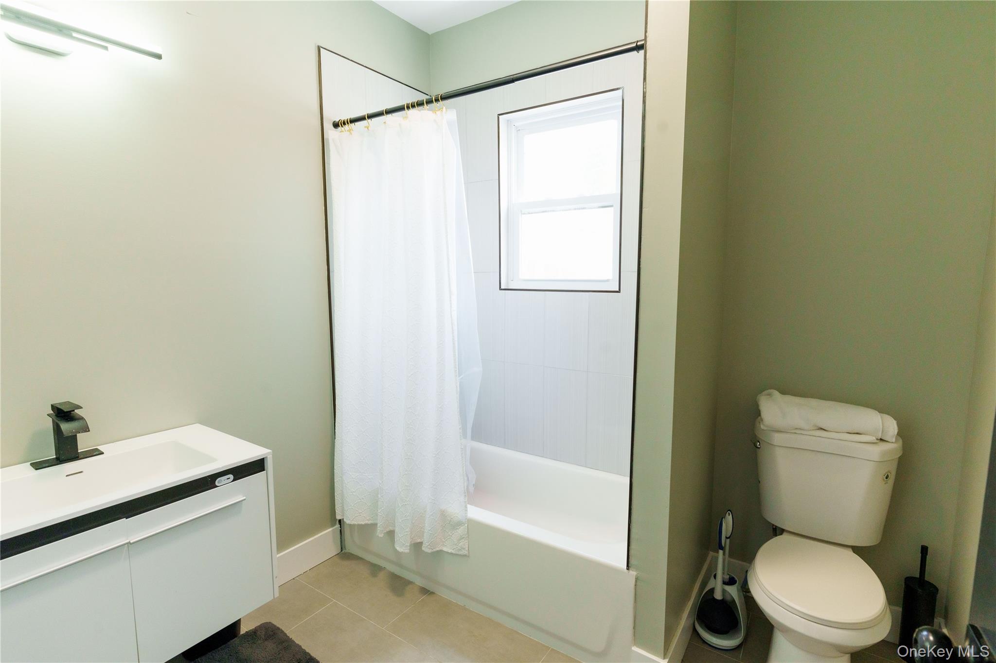 328 columbia Street Unit: 2