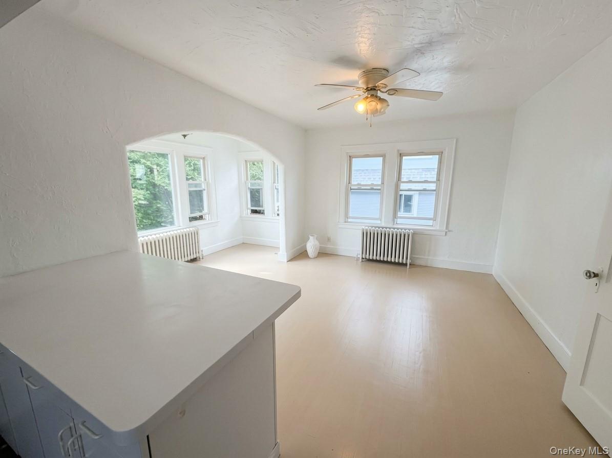 122 Greenvale Avenue Unit: Apt #2