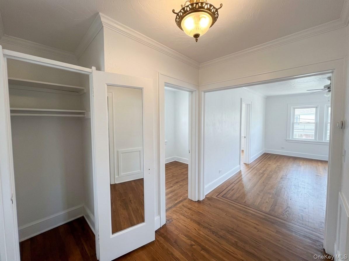 122 Greenvale Avenue Unit: Apt #2