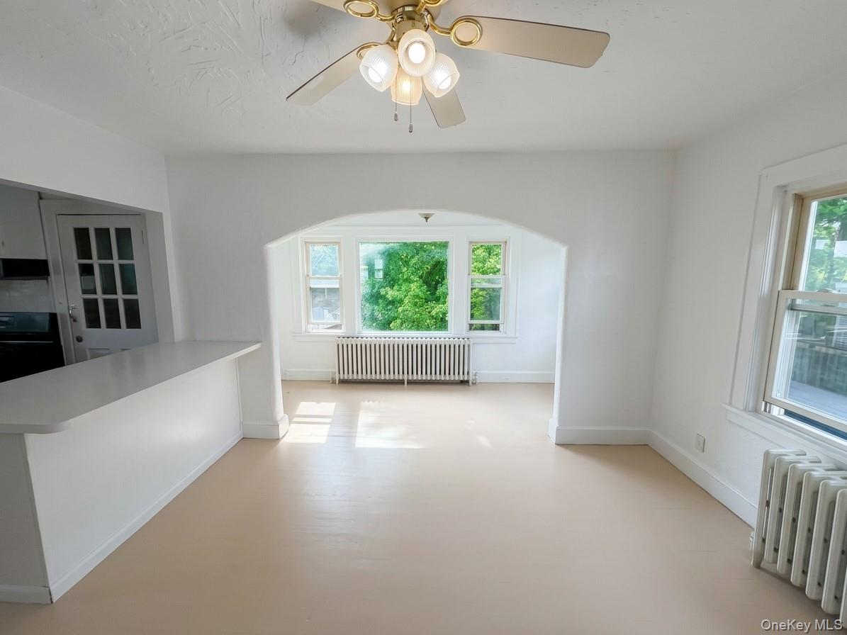 122 Greenvale Avenue Unit: Apt #2