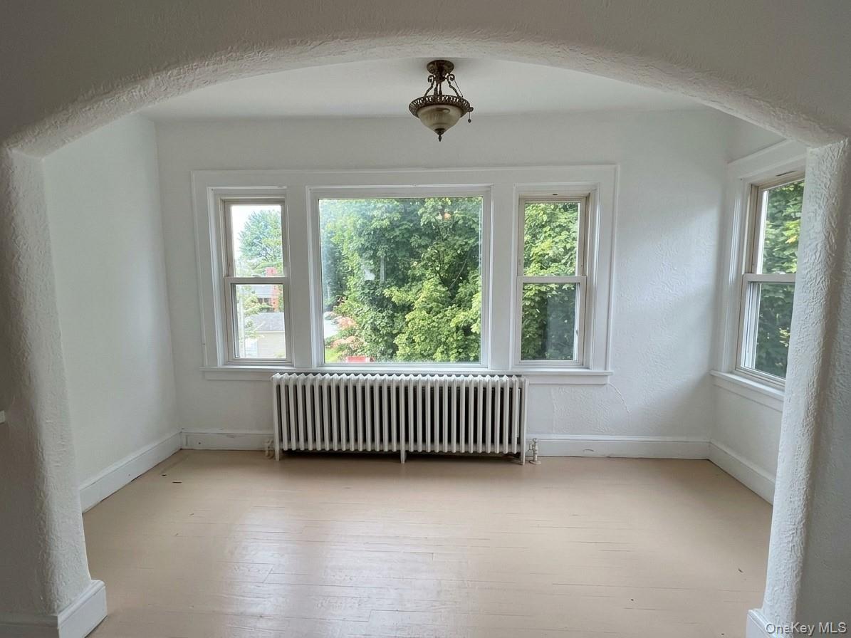 122 Greenvale Avenue Unit: Apt #2