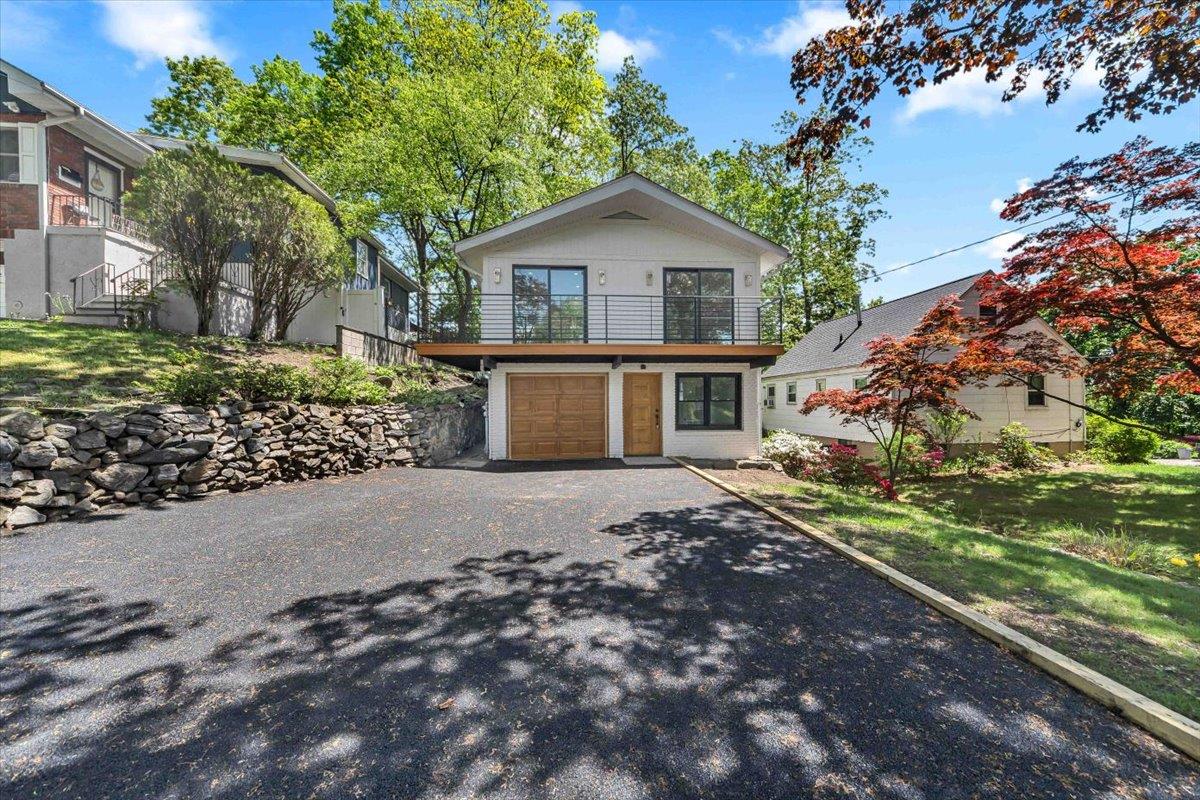 68 Ridgeview Avenue