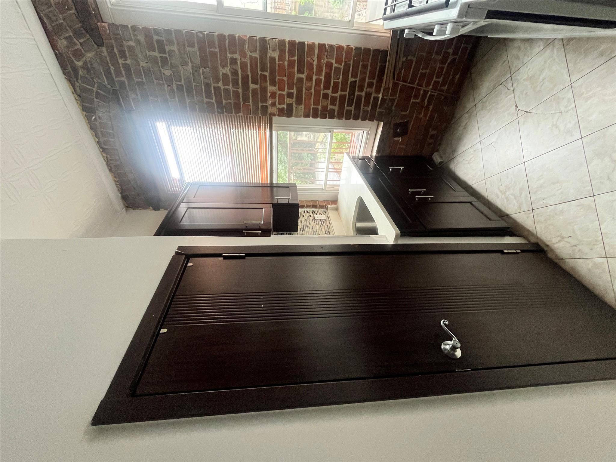 52 Main Street Unit: 3R