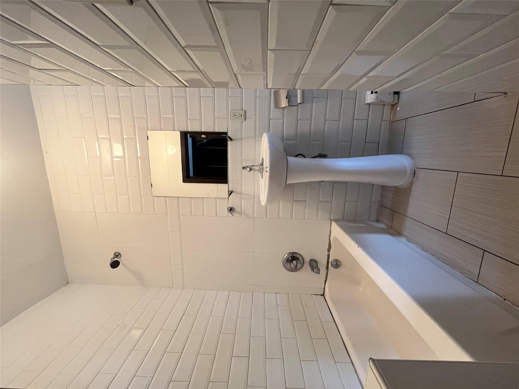 52 Main Street Unit: 3R