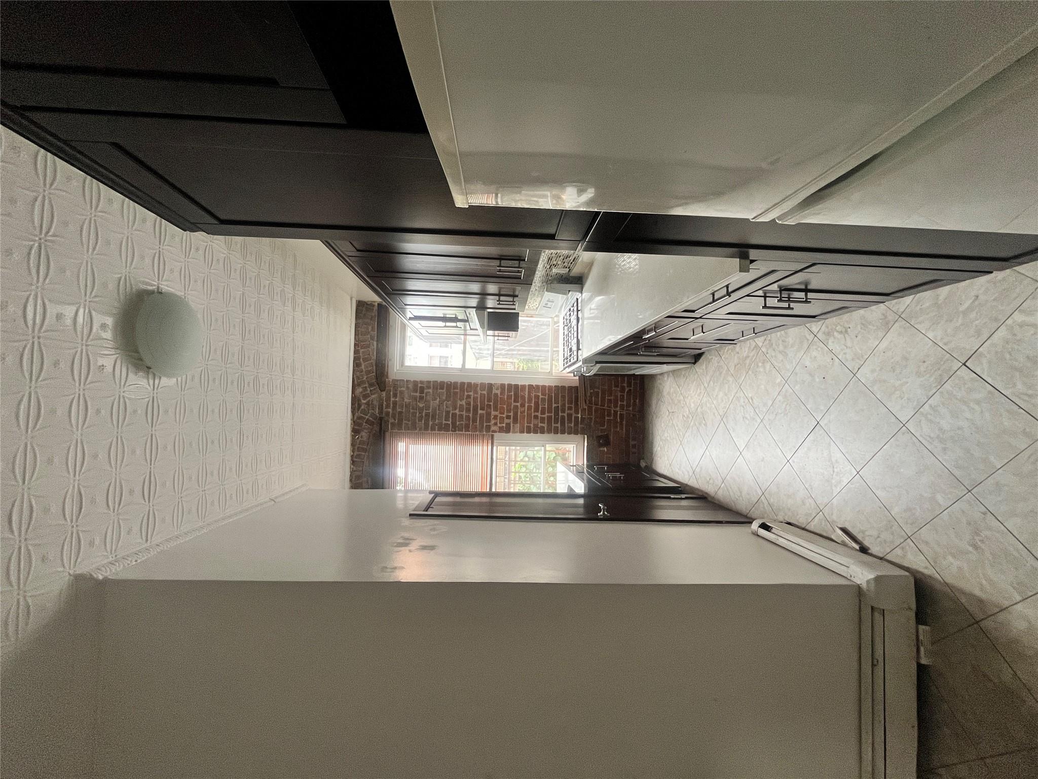 52 Main Street Unit: 3R