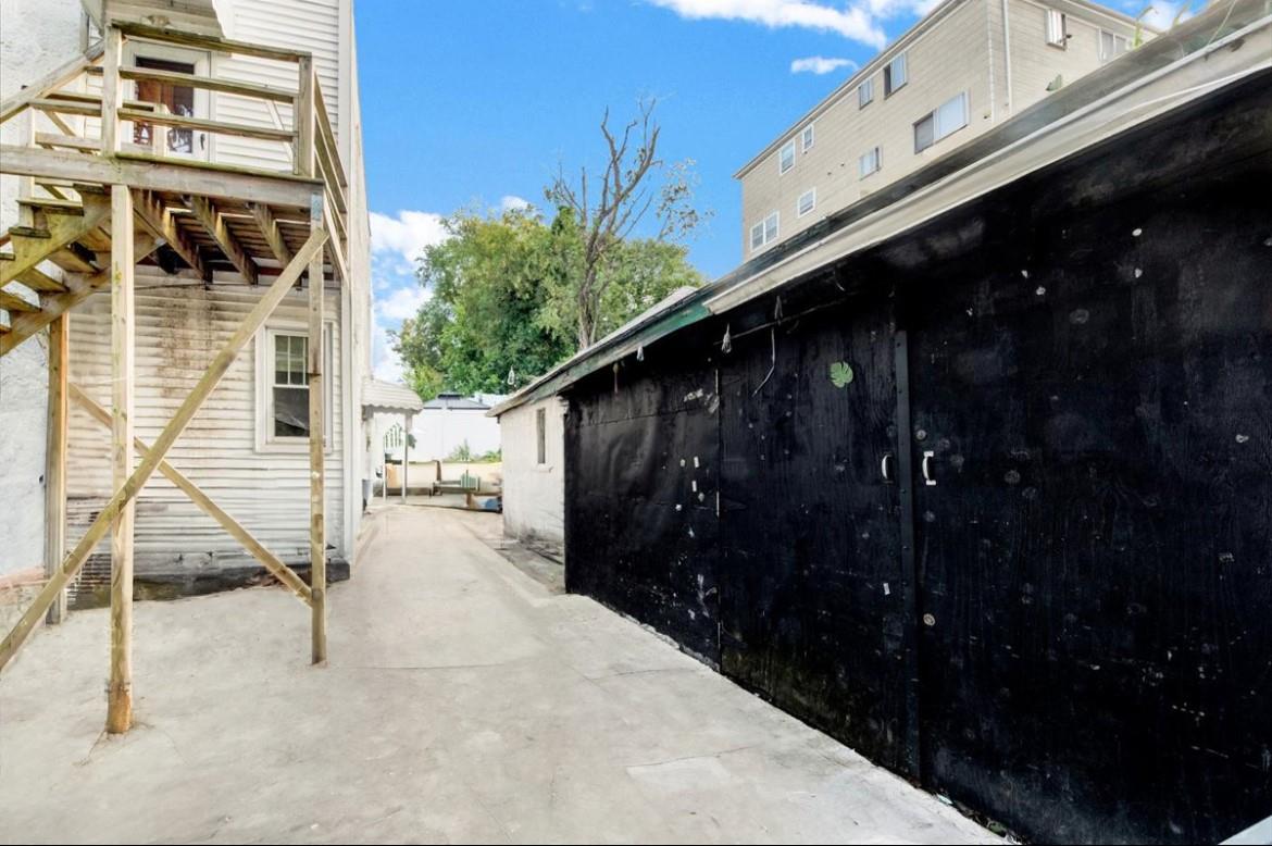 141 vineyard Ave