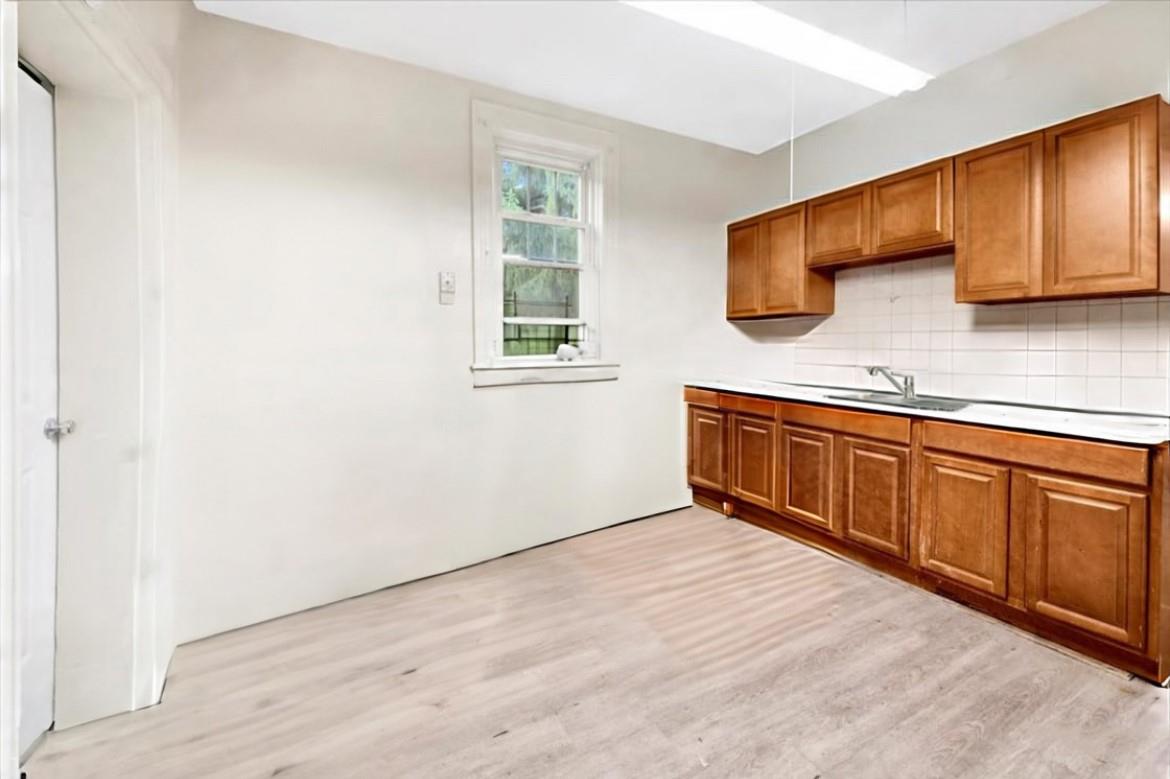 141 vineyard Ave