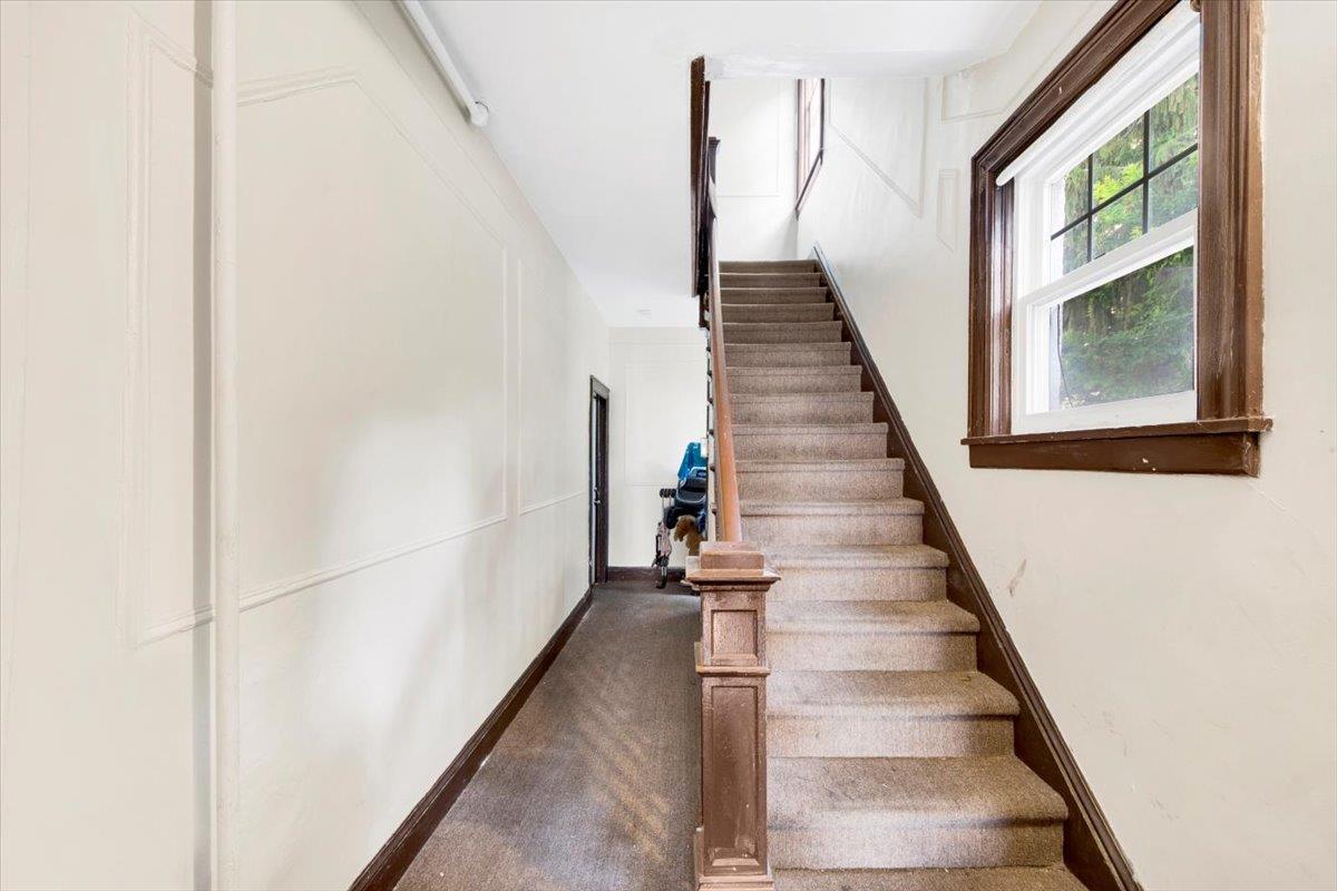 141 vineyard Ave