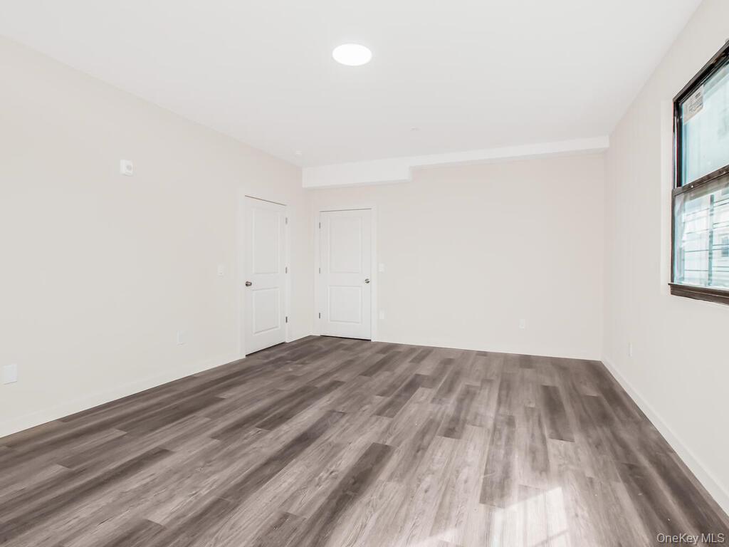409 Warburton Avenue Unit: 1C