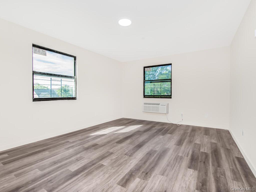 409 Warburton Avenue Unit: 1C