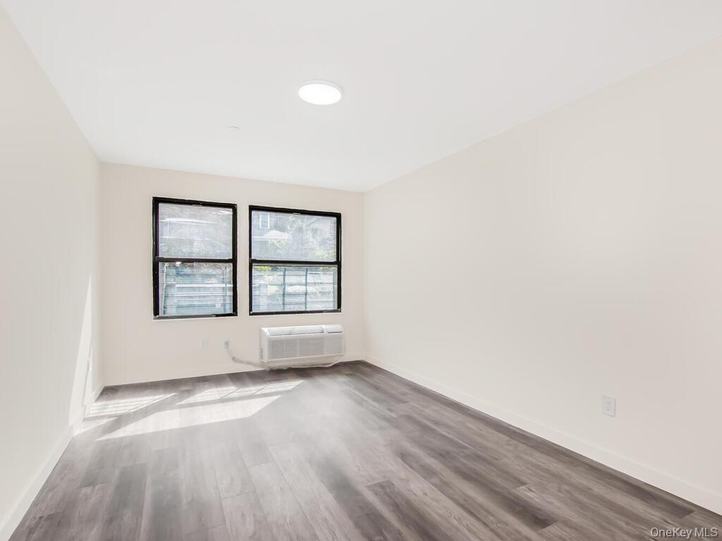 409 Warburton Avenue Unit: 1A