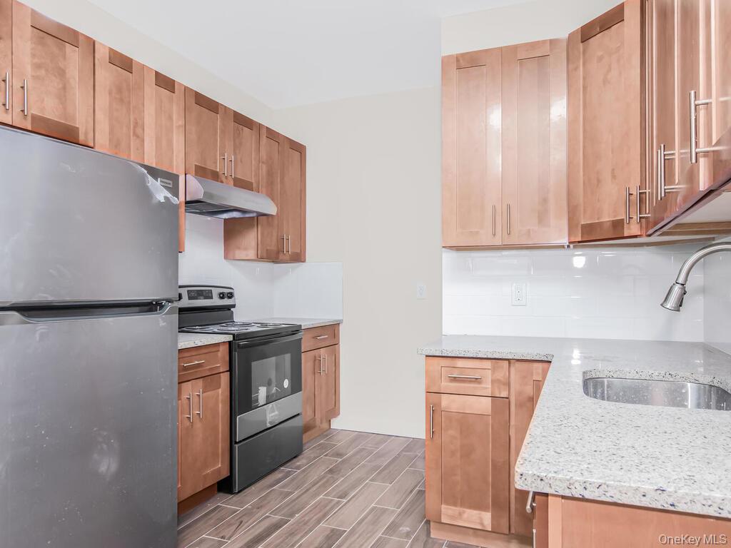 409 Warburton Avenue Unit: 1A