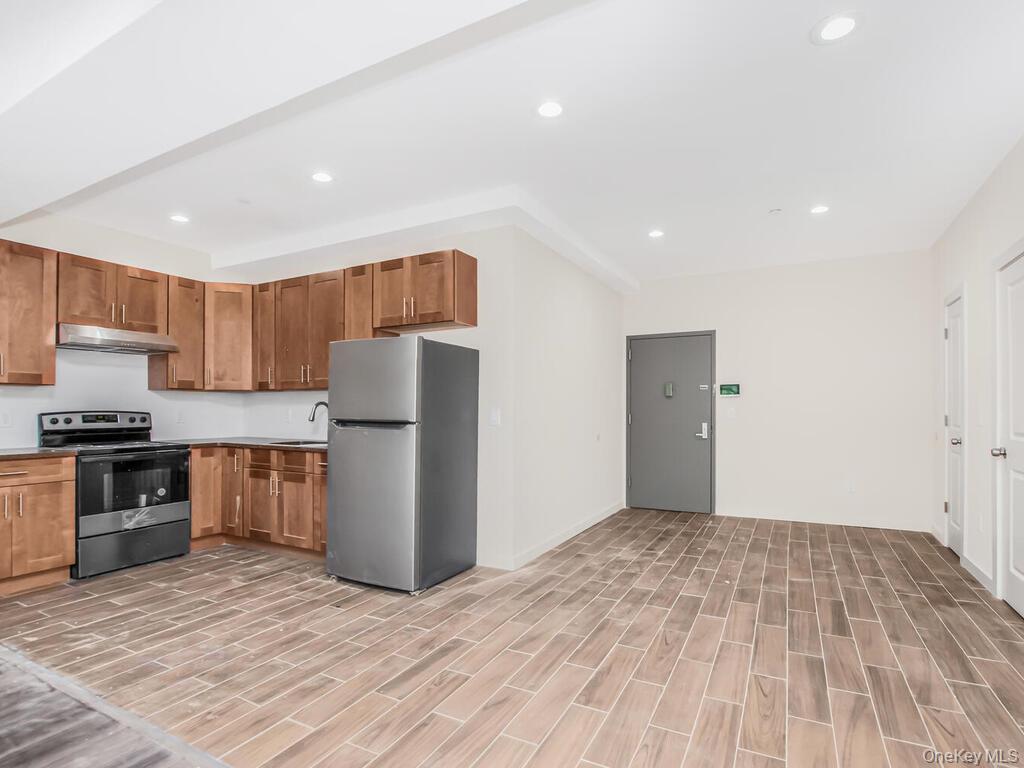 407 Warburton Avenue Unit: 5A