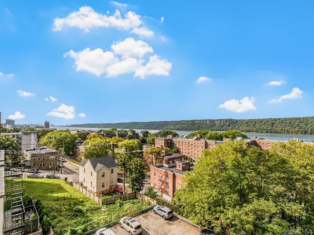 407 Warburton Avenue Unit: 5A