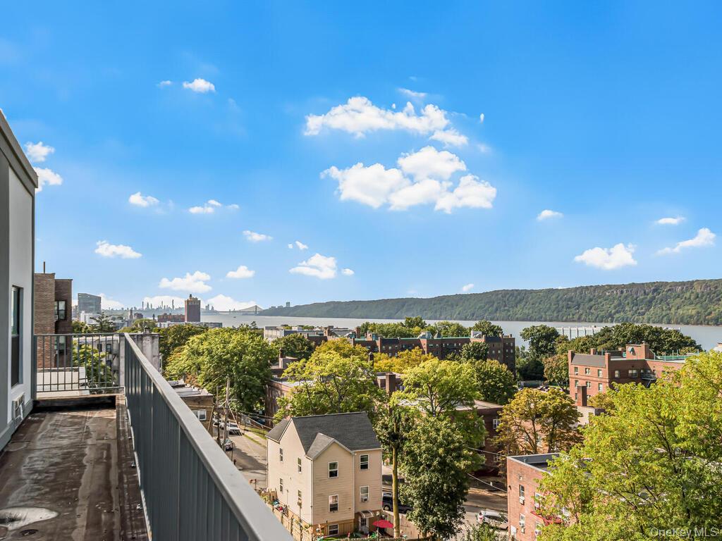 407 Warburton Avenue Unit: 5A