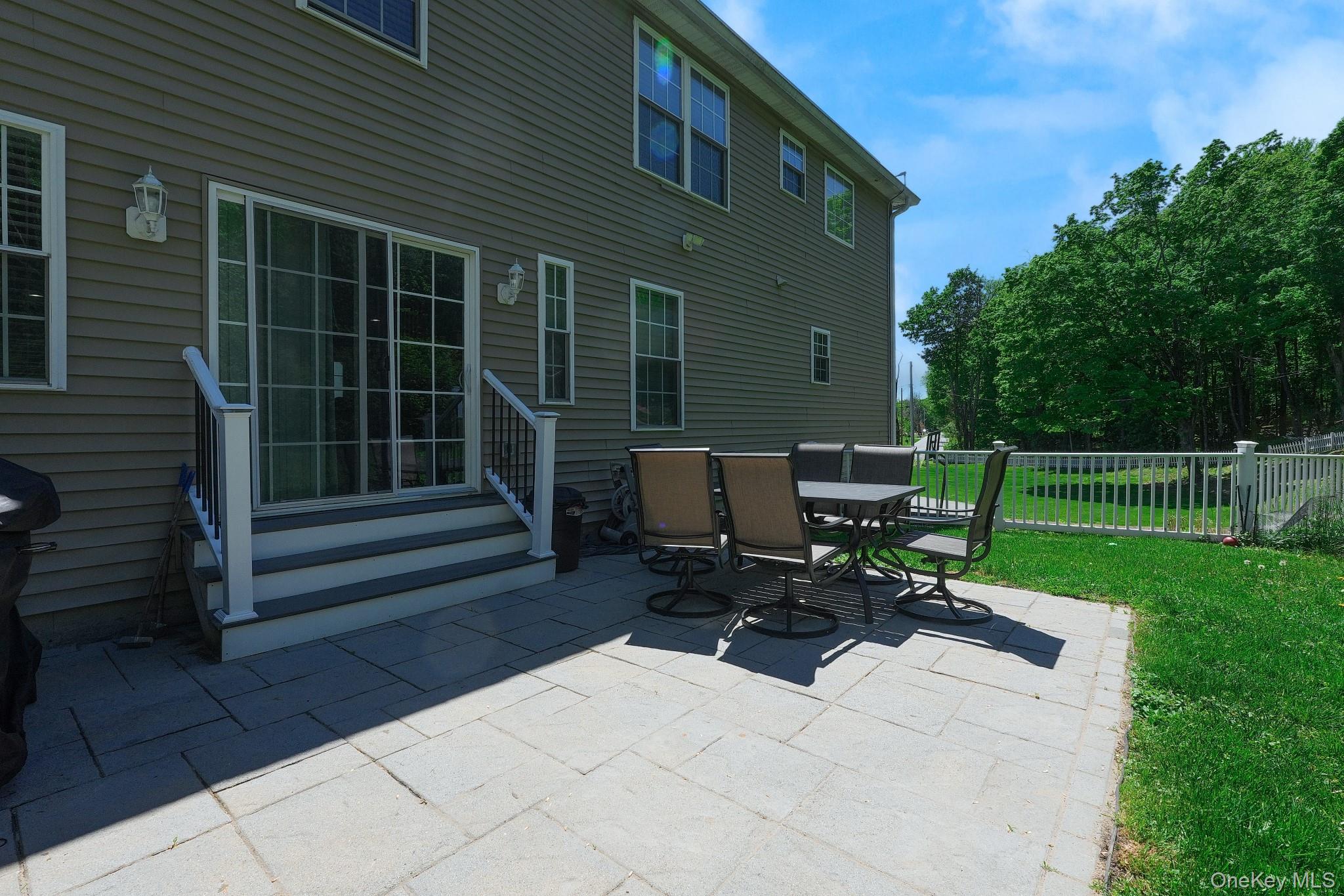94 Robinson Lane