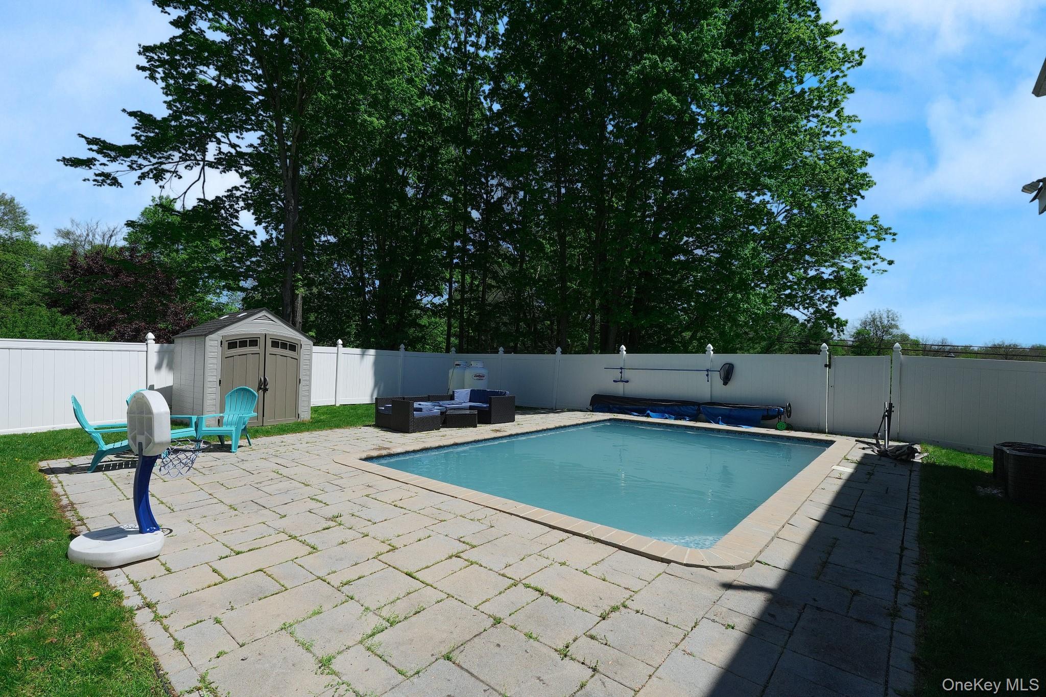 94 Robinson Lane