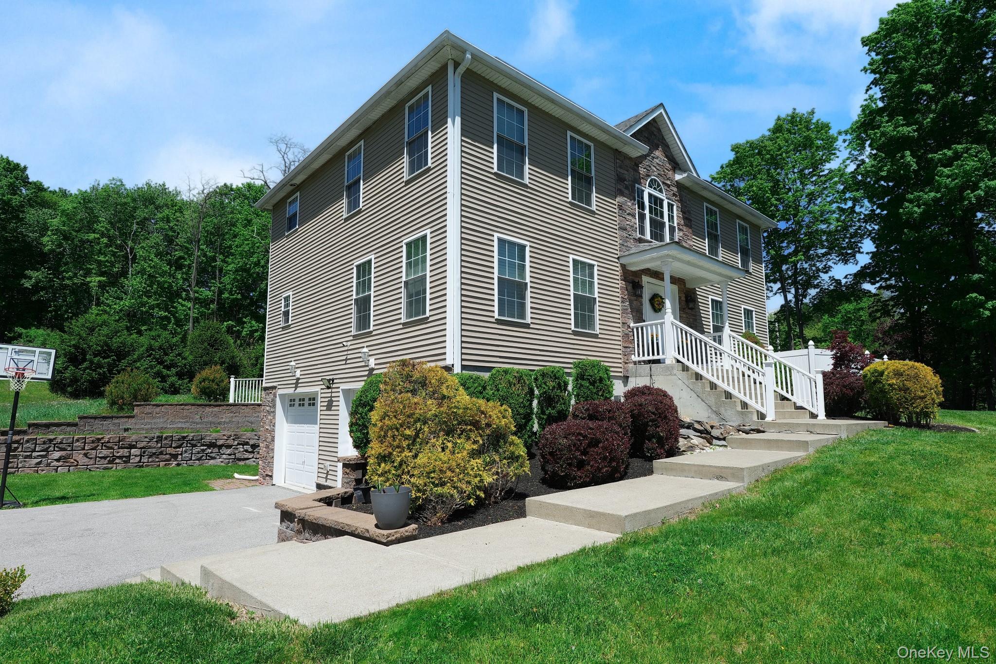 94 Robinson Lane