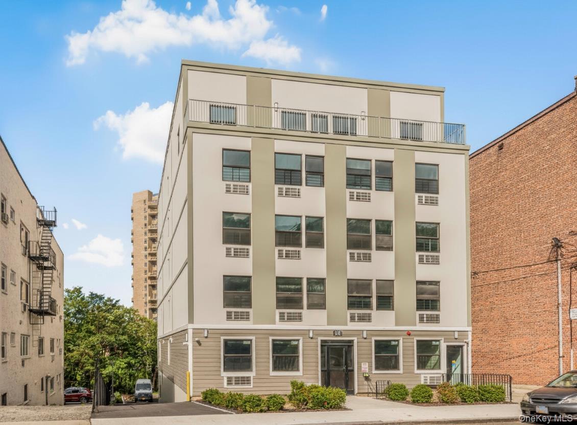 409 Warburton Avenue Unit: 5A