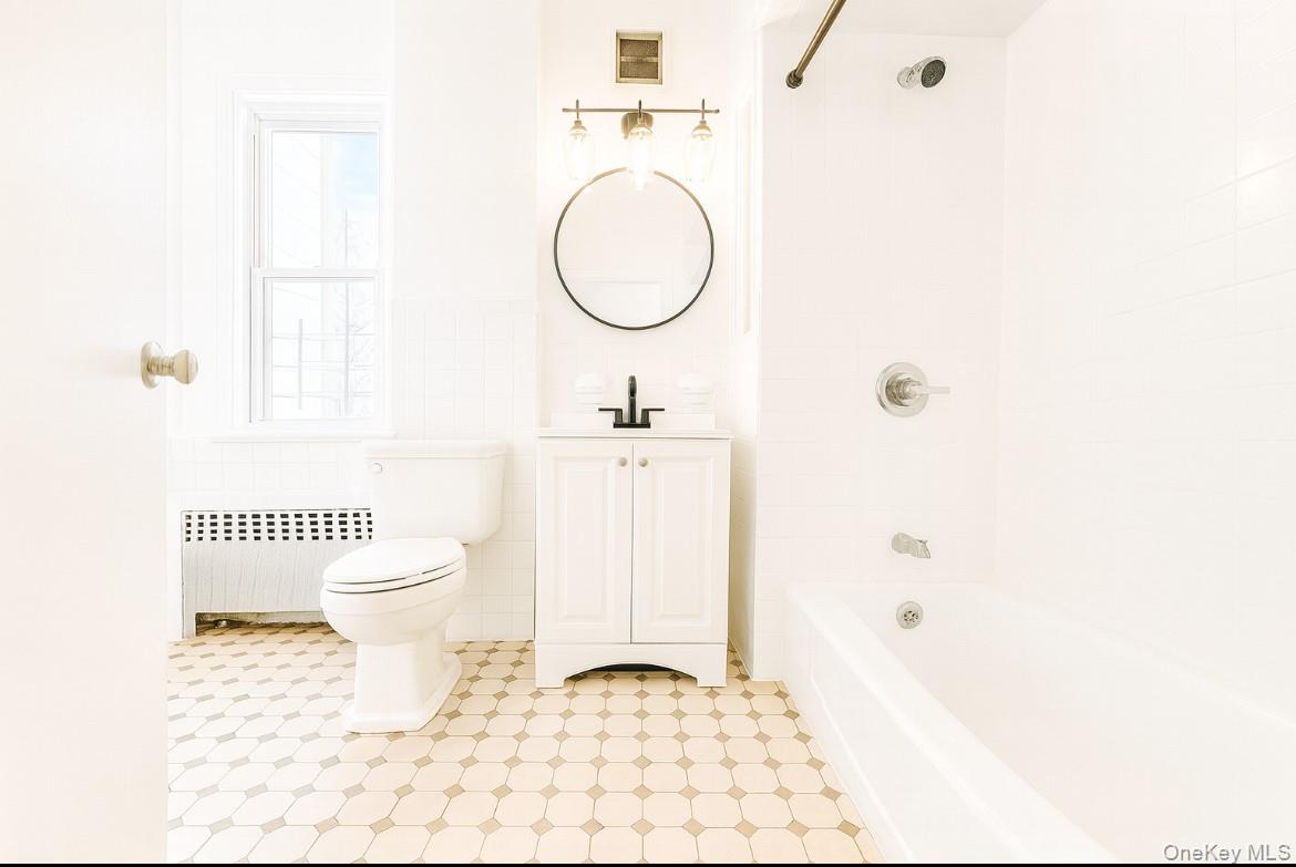 194 Summit Avenue Unit: 2