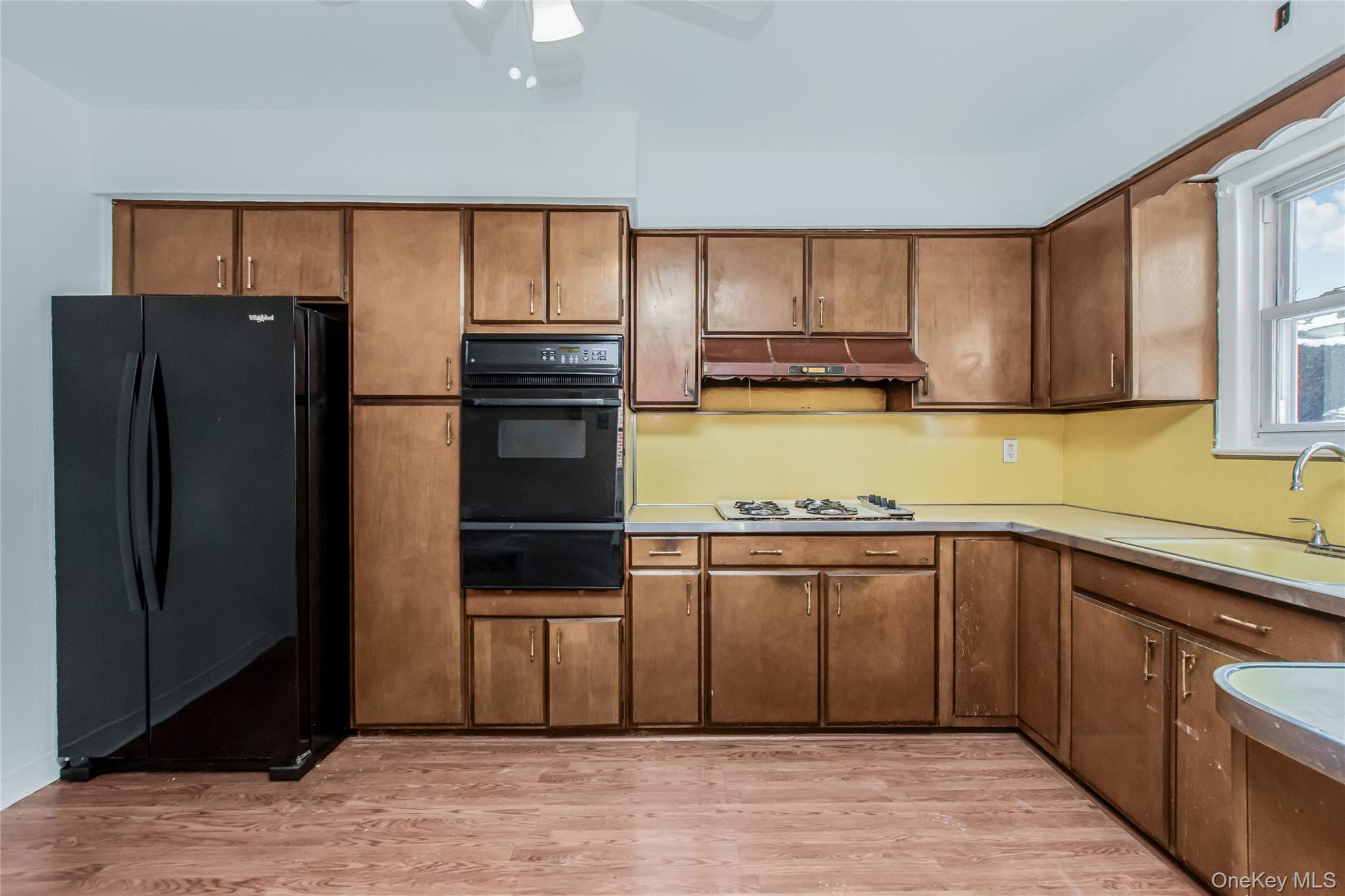 305 Glenbrook Avenue