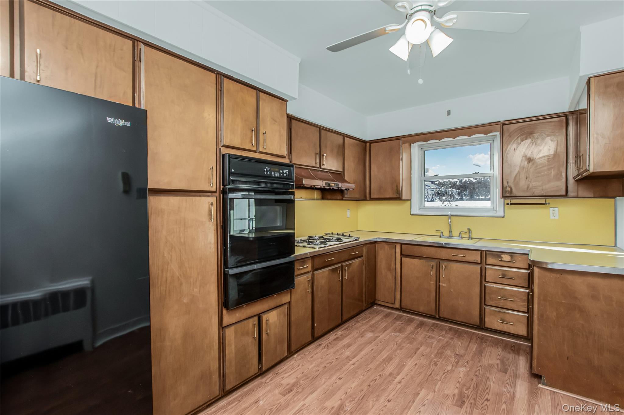 305 Glenbrook Avenue