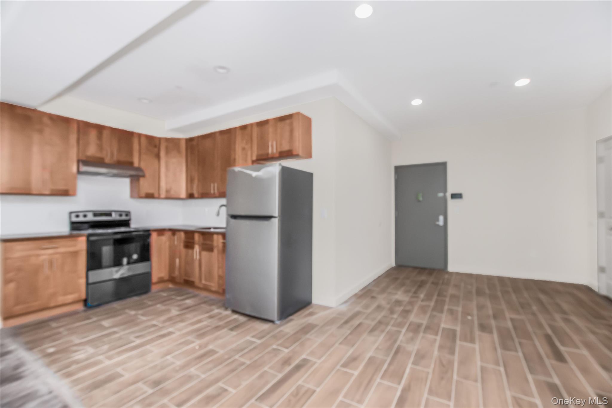 409 Warburton Avenue Unit: 1C