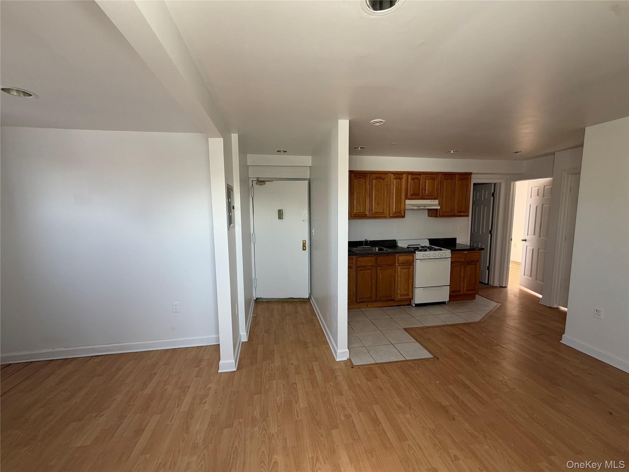 2381 Belmont Avenue Unit: 6A