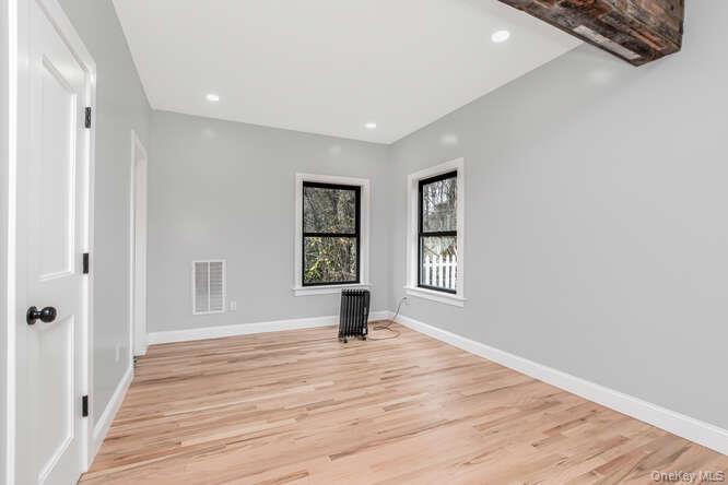 32 Hunt (aka ) 91 Ridgeview Avenue